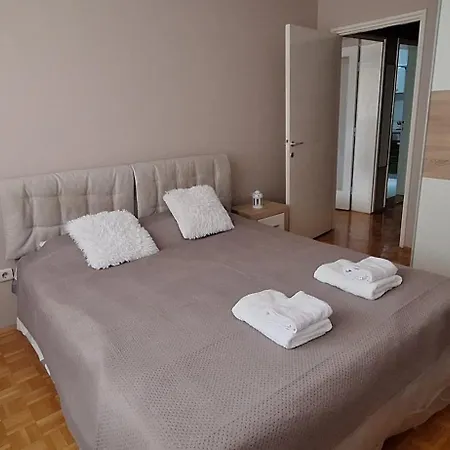 Centar Ljubavi Lägenhet Kruševac Exteriör bild