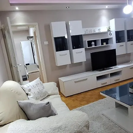 Centar Ljubavi Lägenhet Kruševac Exteriör bild