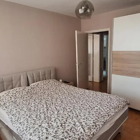 Centar Ljubavi Lägenhet Kruševac Exteriör bild